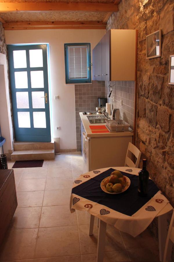 Lira - Studio Apartment Trogir Kültér fotó